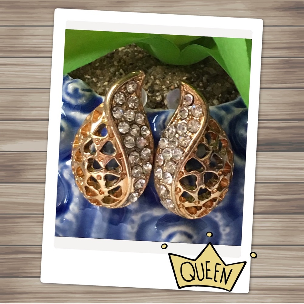 Gold Filigree Earrings